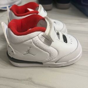 Baby Jordan’s 4C white with red